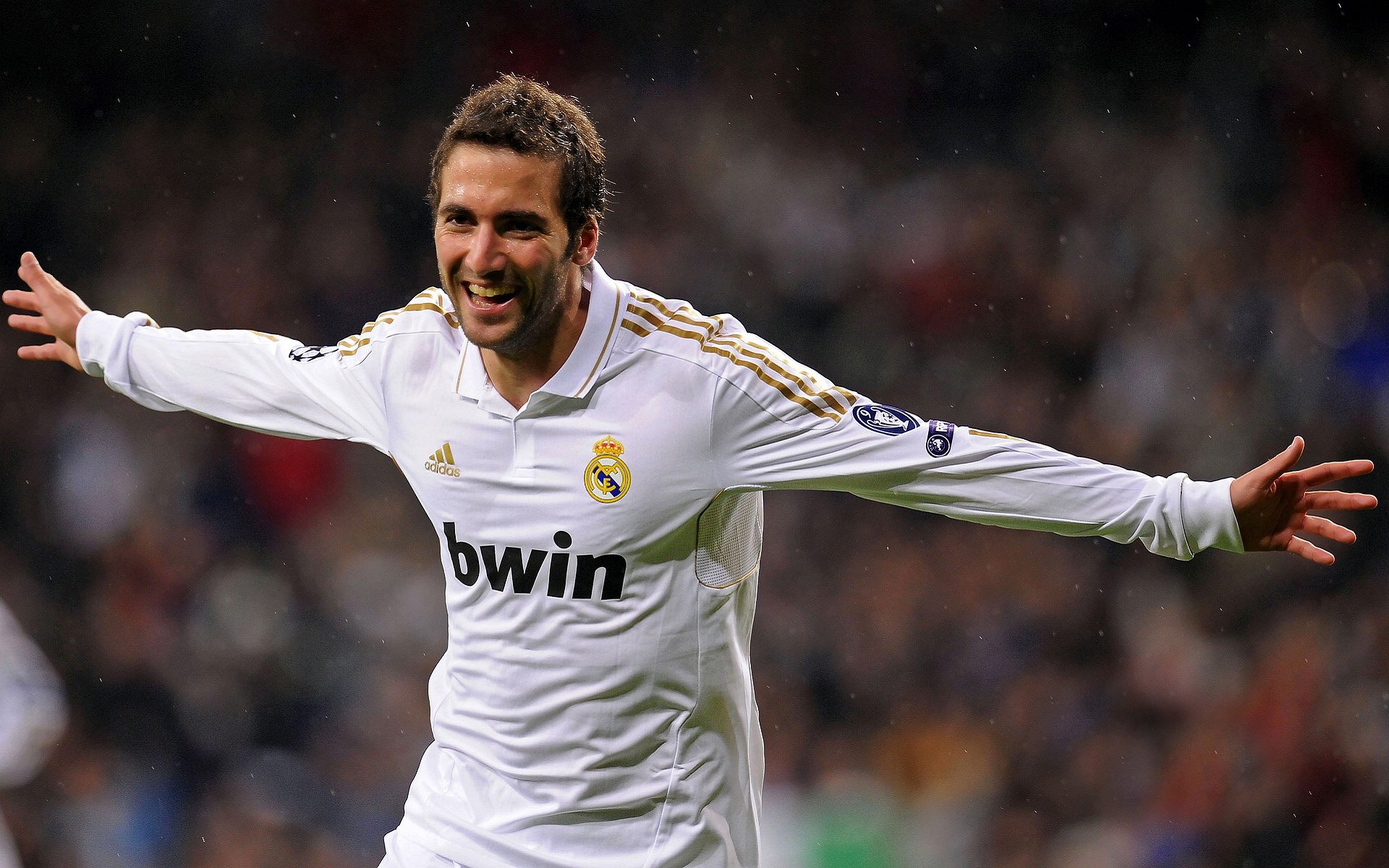 开云官网登录-查默斯冲线瞬间震撼全场，查尔默斯